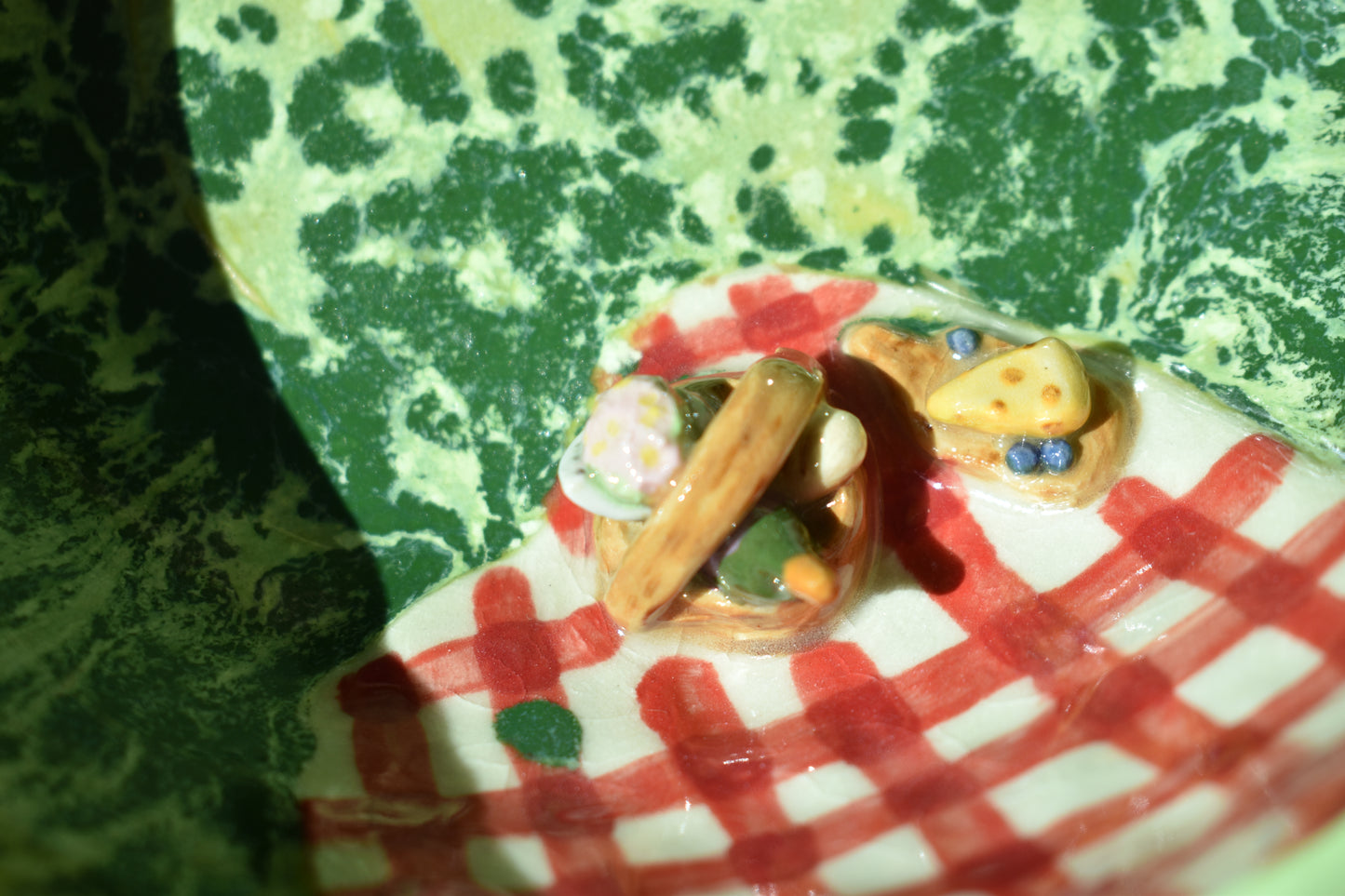 The ants took over the picnic!