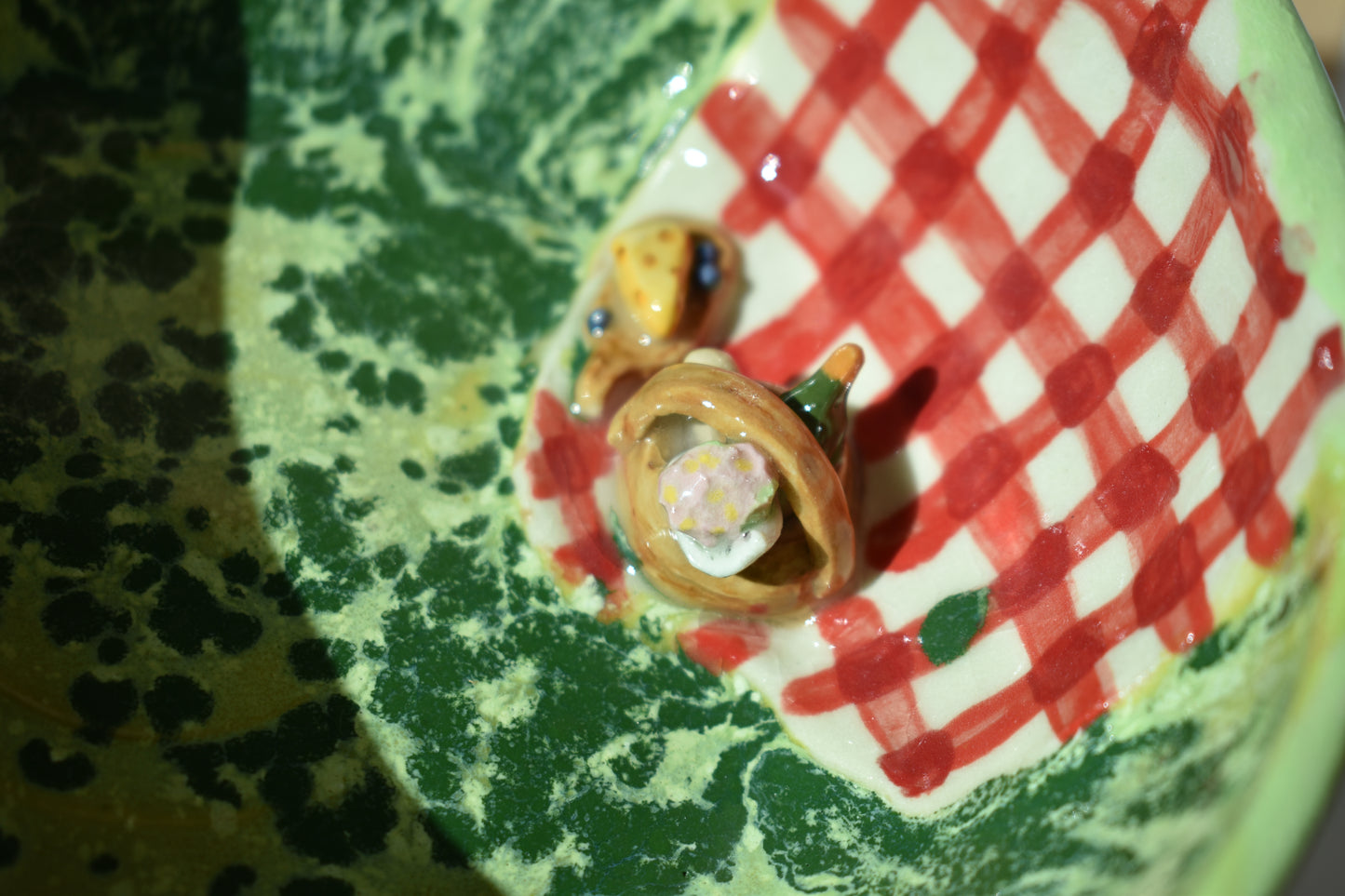 The ants took over the picnic!