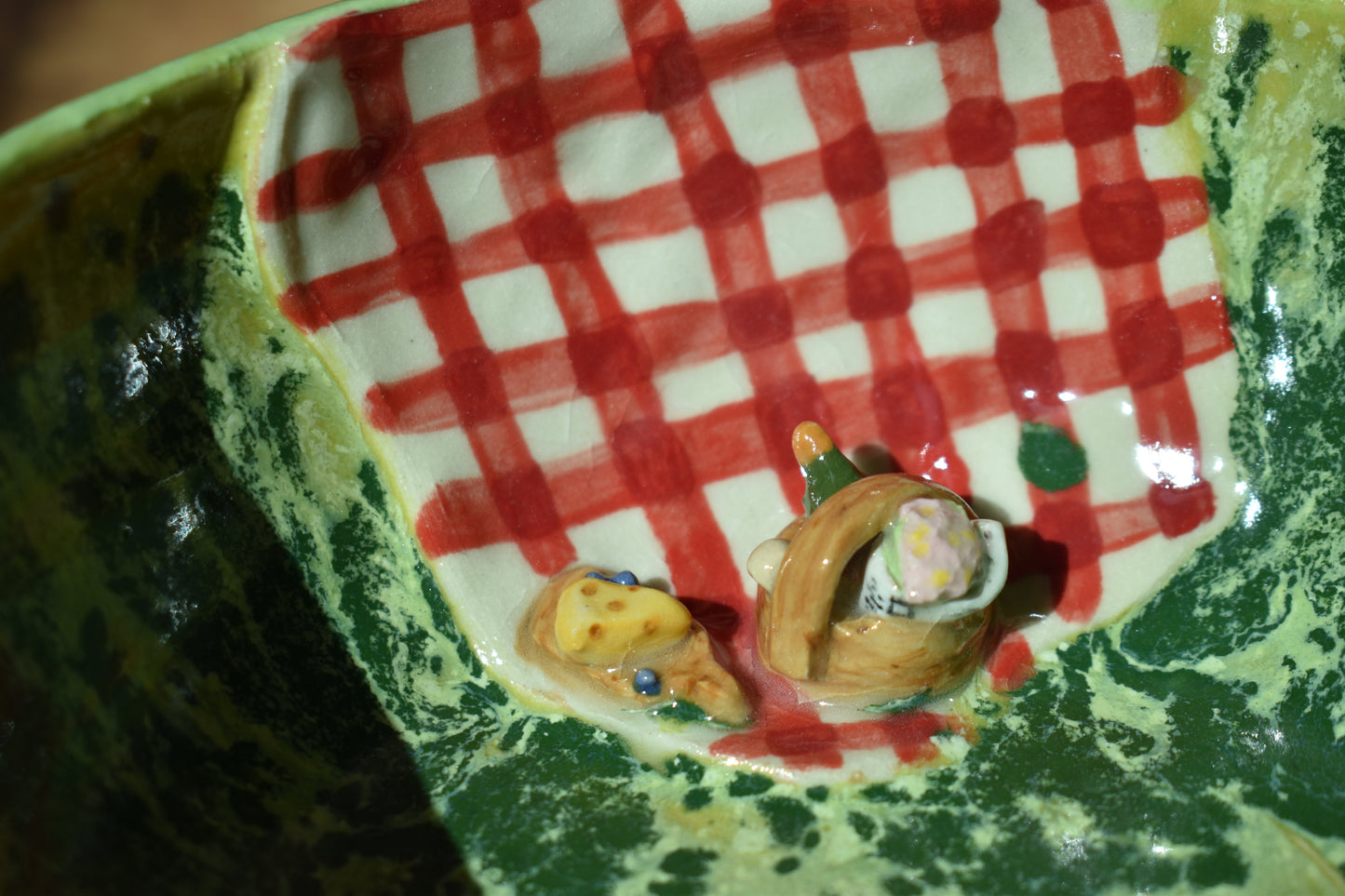 The ants took over the picnic!