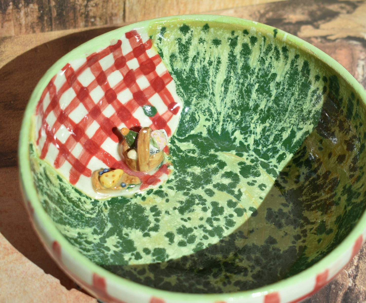 The ants took over the picnic!