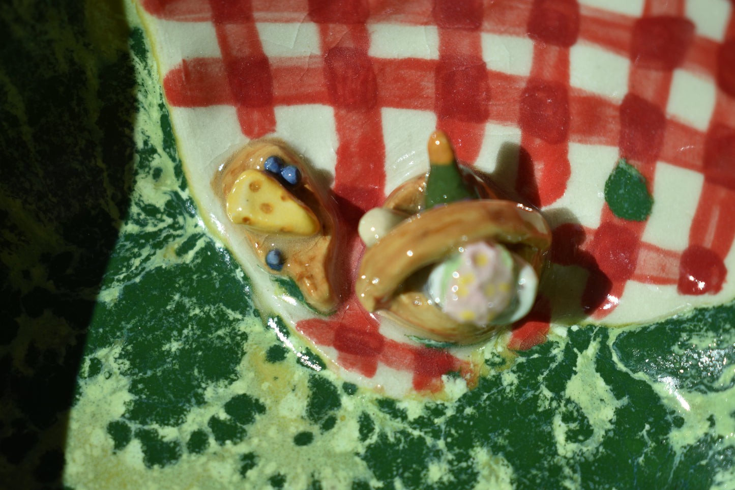 The ants took over the picnic!