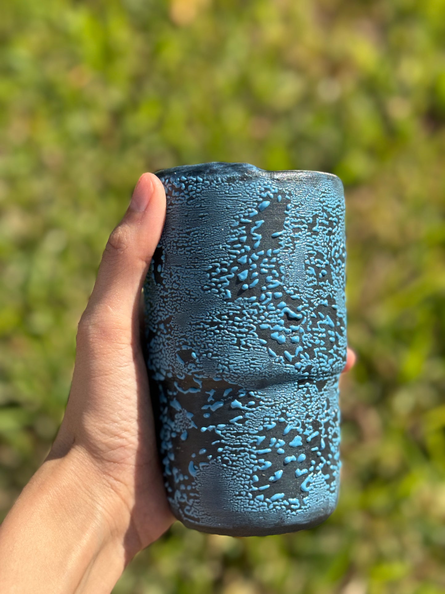 Funky crawl travel mug