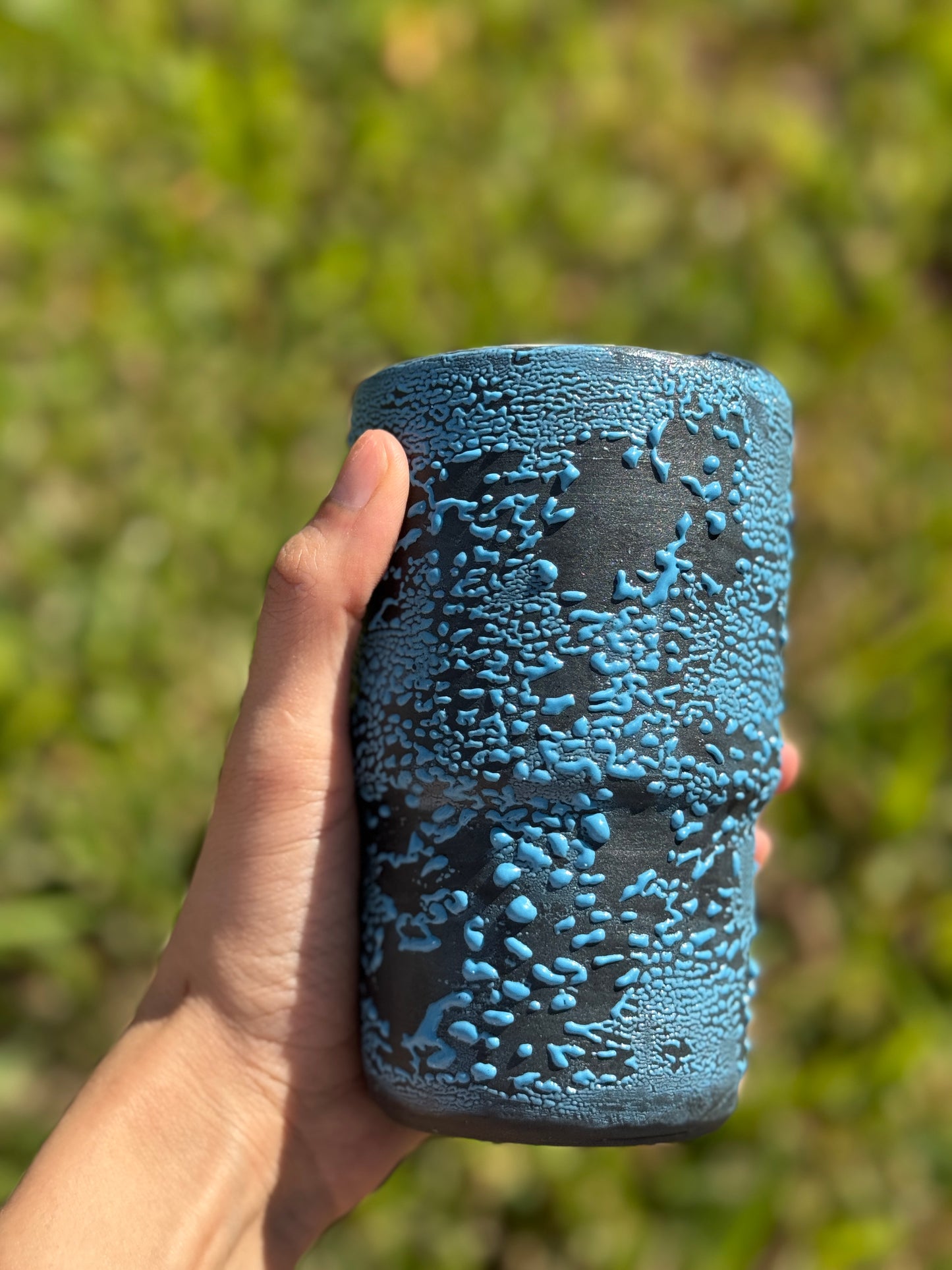 Funky crawl travel mug