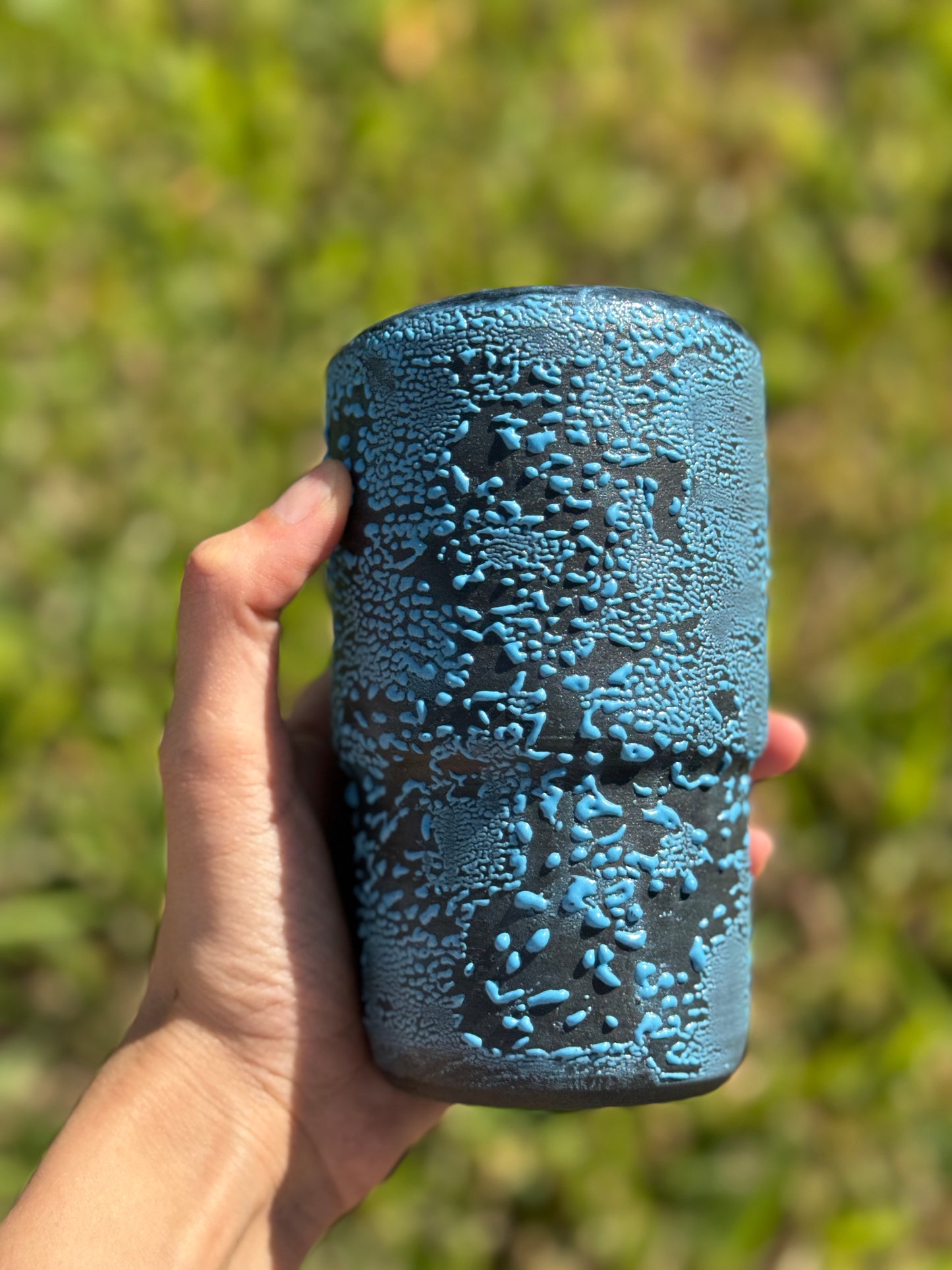 Funky crawl travel mug