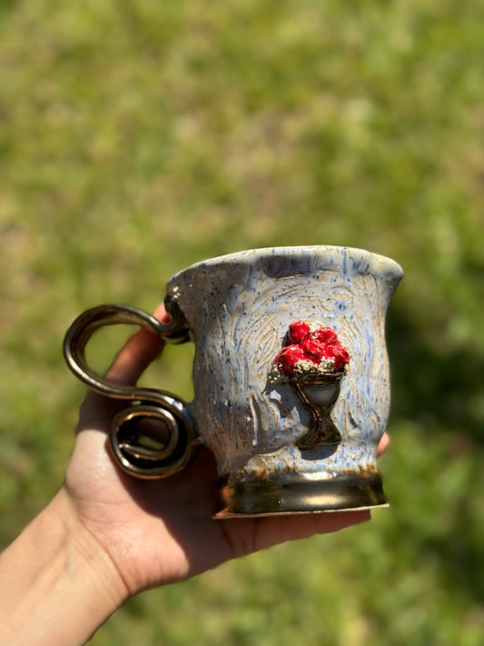 Roses on vase mug