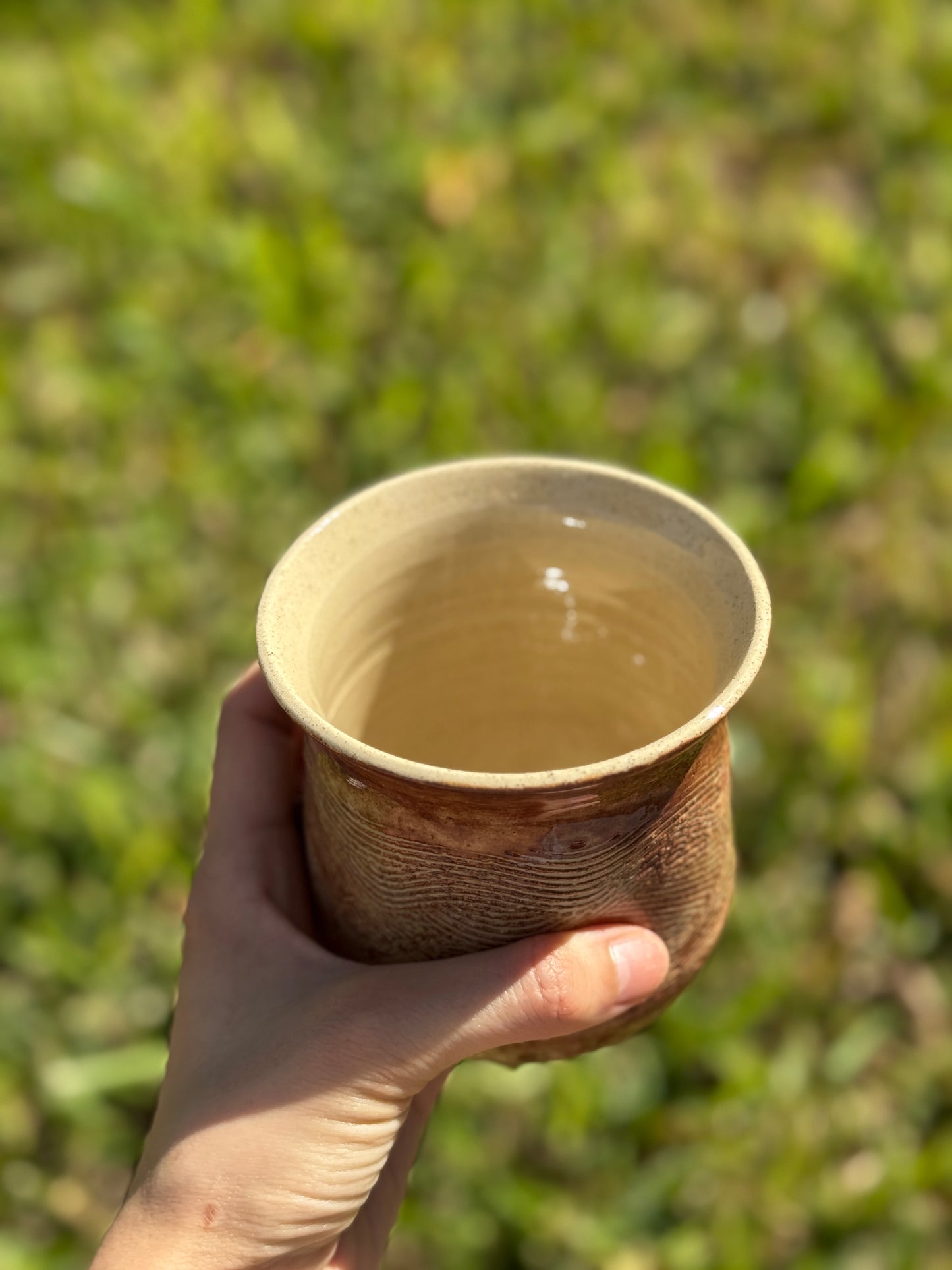 Toasted thumb cup